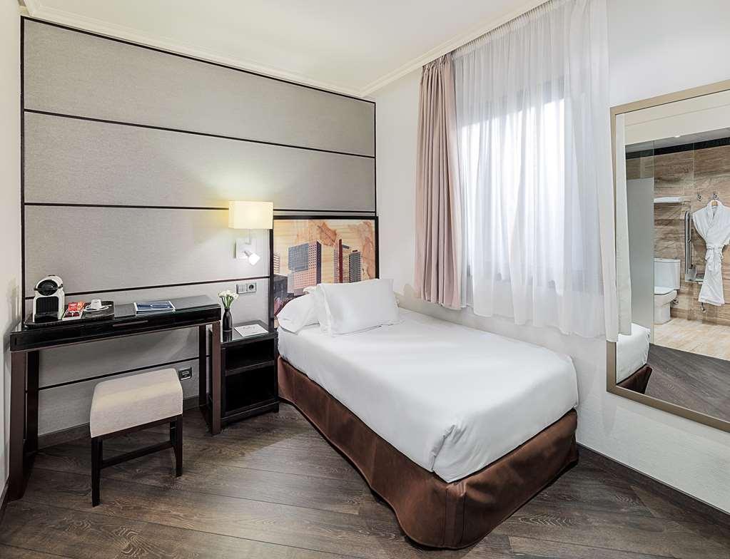เฮช10ยูนิเวอร์ซิแททโฮเต็ล Hotel บาร์เซโลนา ภายนอก รูปภาพ