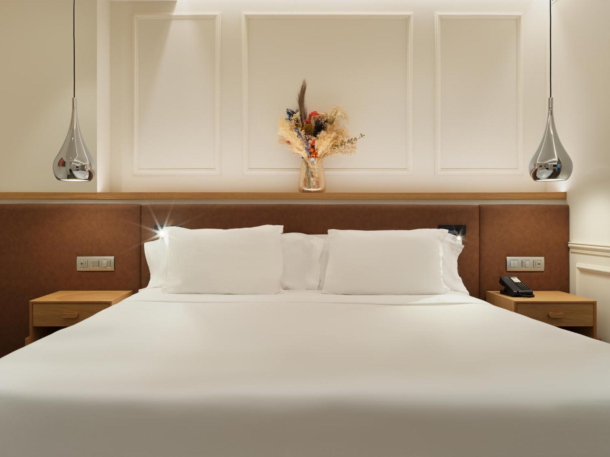 เฮช10ยูนิเวอร์ซิแททโฮเต็ล Hotel บาร์เซโลนา ภายนอก รูปภาพ