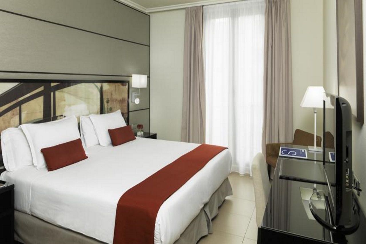 เฮช10ยูนิเวอร์ซิแททโฮเต็ล Hotel บาร์เซโลนา ภายนอก รูปภาพ