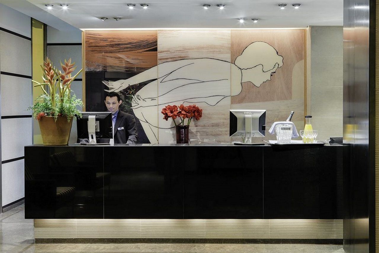 เฮช10ยูนิเวอร์ซิแททโฮเต็ล Hotel บาร์เซโลนา ภายนอก รูปภาพ