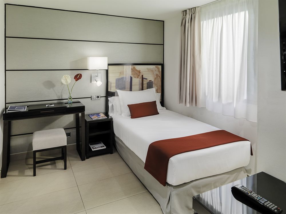 เฮช10ยูนิเวอร์ซิแททโฮเต็ล Hotel บาร์เซโลนา ภายนอก รูปภาพ